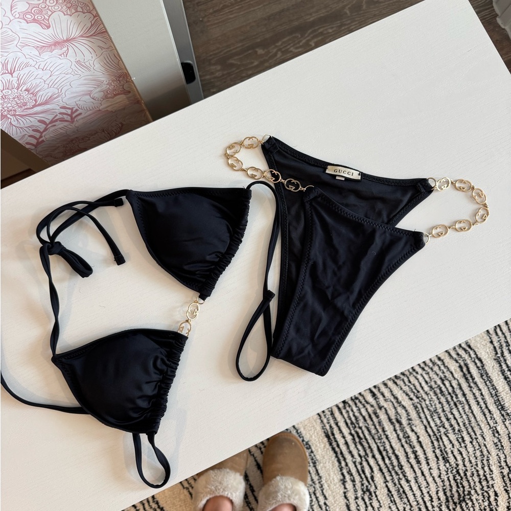 Gucci Elegant Black Bikini with Chain Accents